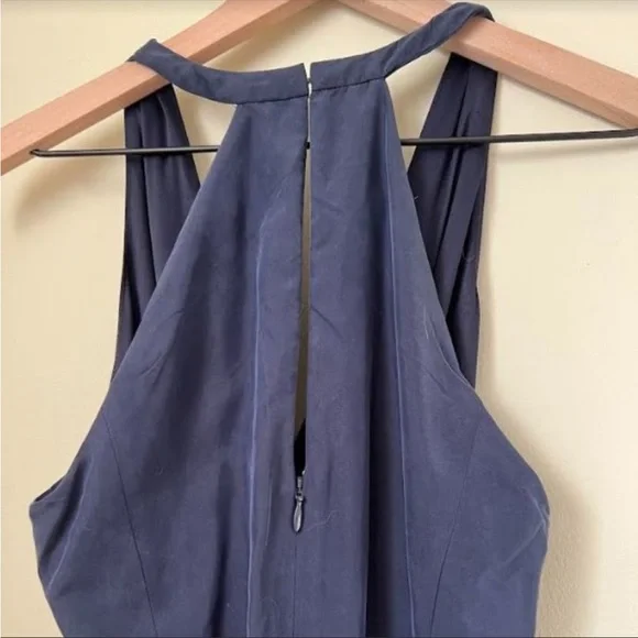 NEW EXPRESS Belted Surplice Jumpsuit in Navy Sz 6 - Picture 8 of 9